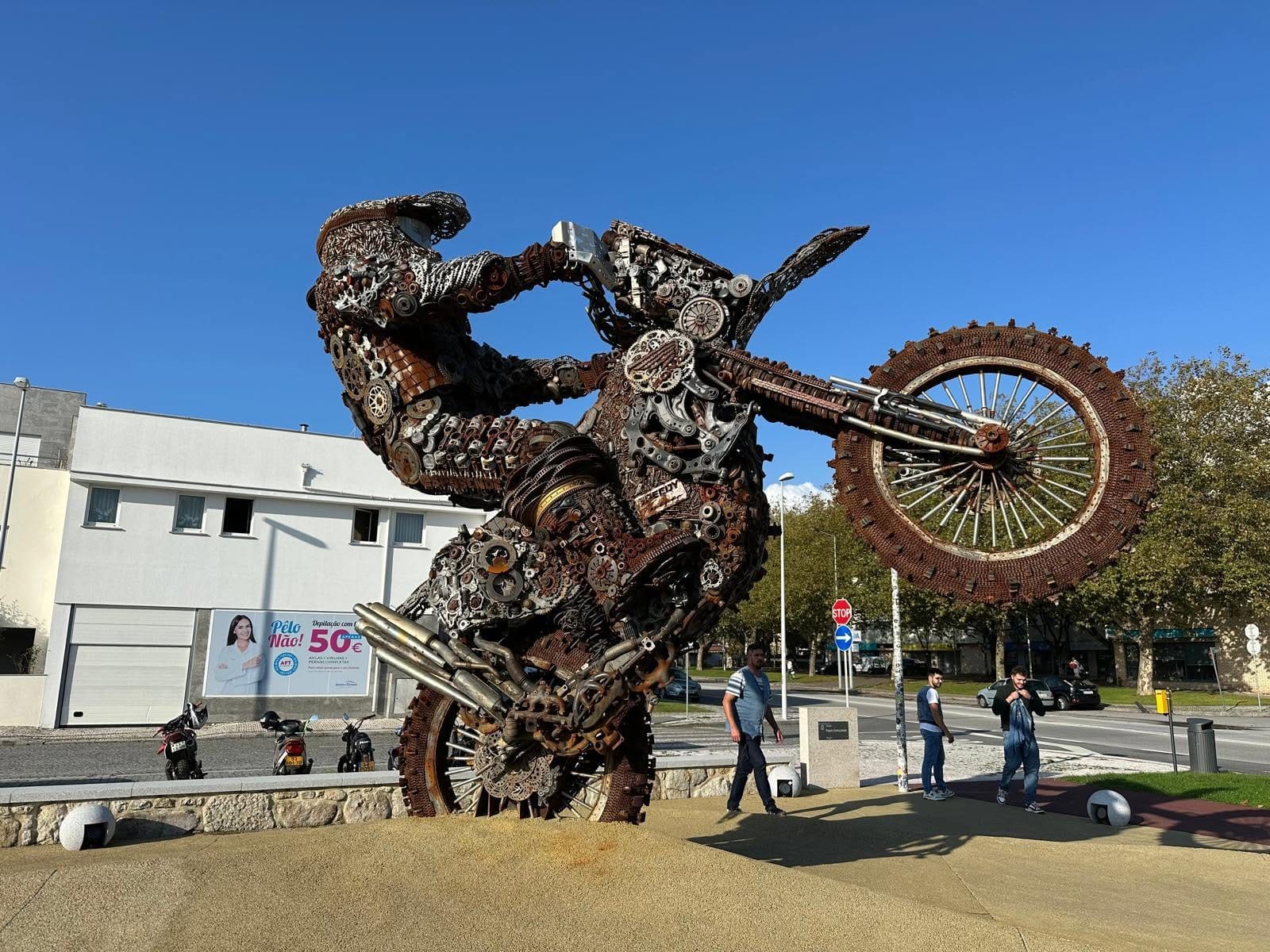 Visita à Estátua Paulo Gonçalves - foto 3